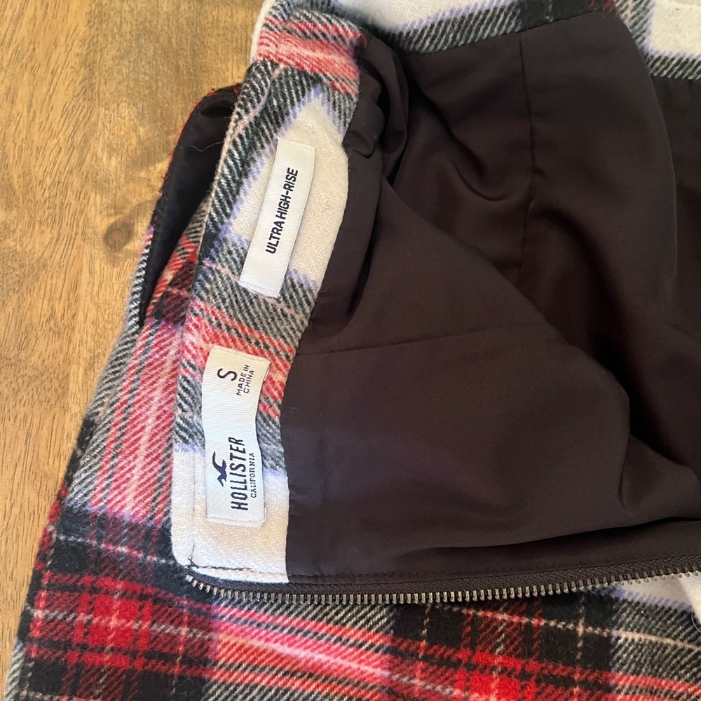 Hollister Red and Black Plaid Mini Skirt size Small - Picture 8 of 8